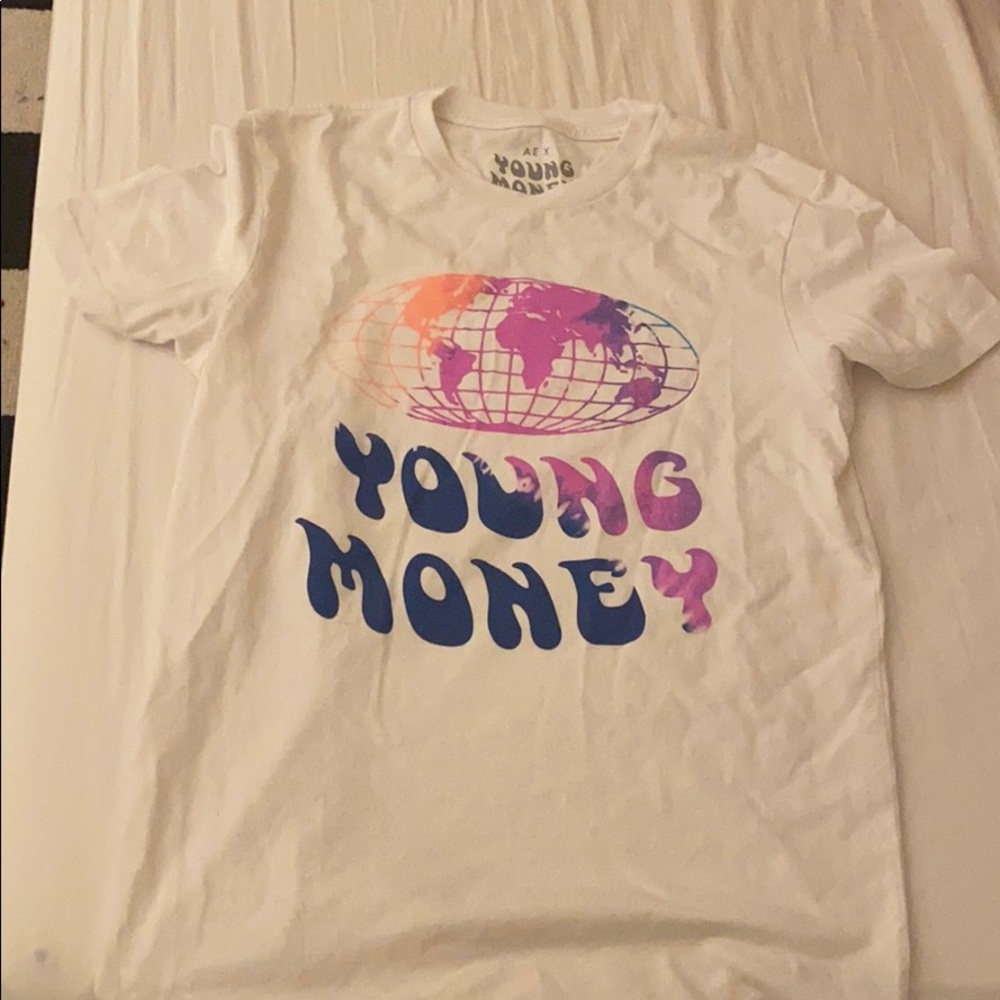 Barely worn American eagle shirt